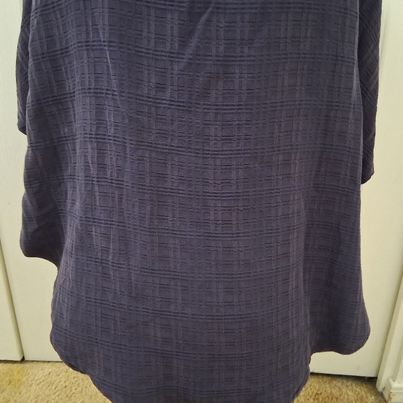 NWT Studio SKB Plum Twisted Neckline Textured Top   Size XS - Picture 5 of 13